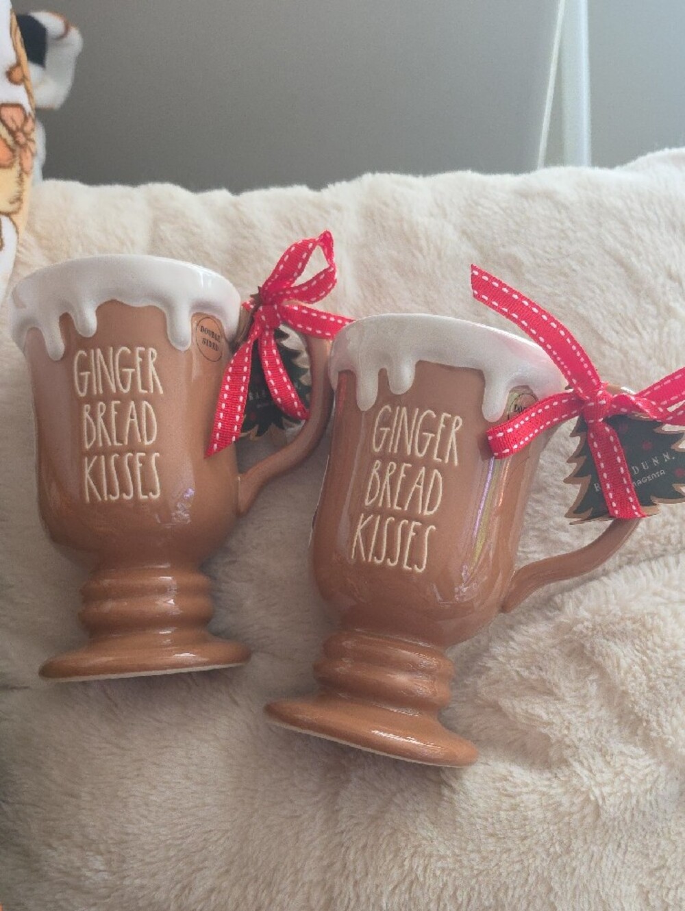 Rae Dunn Gingerbread Kisses Mugs X2